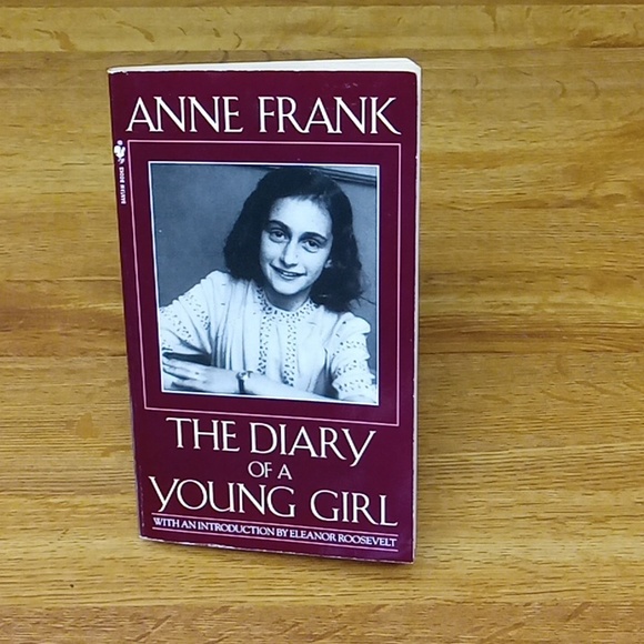 Anne Frank The Diary of a Young Girl - Picture 2 of 9
